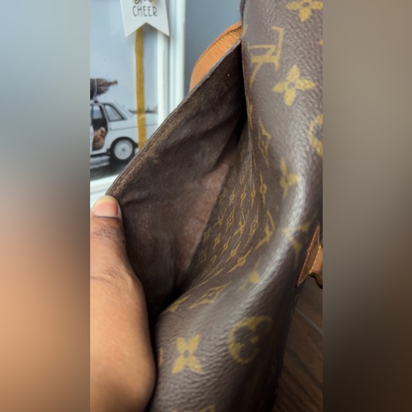 LOUIS VUITTON St. Cloud - Picture 5 of 6